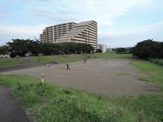 大和田河川敷広場まで0.3キロ